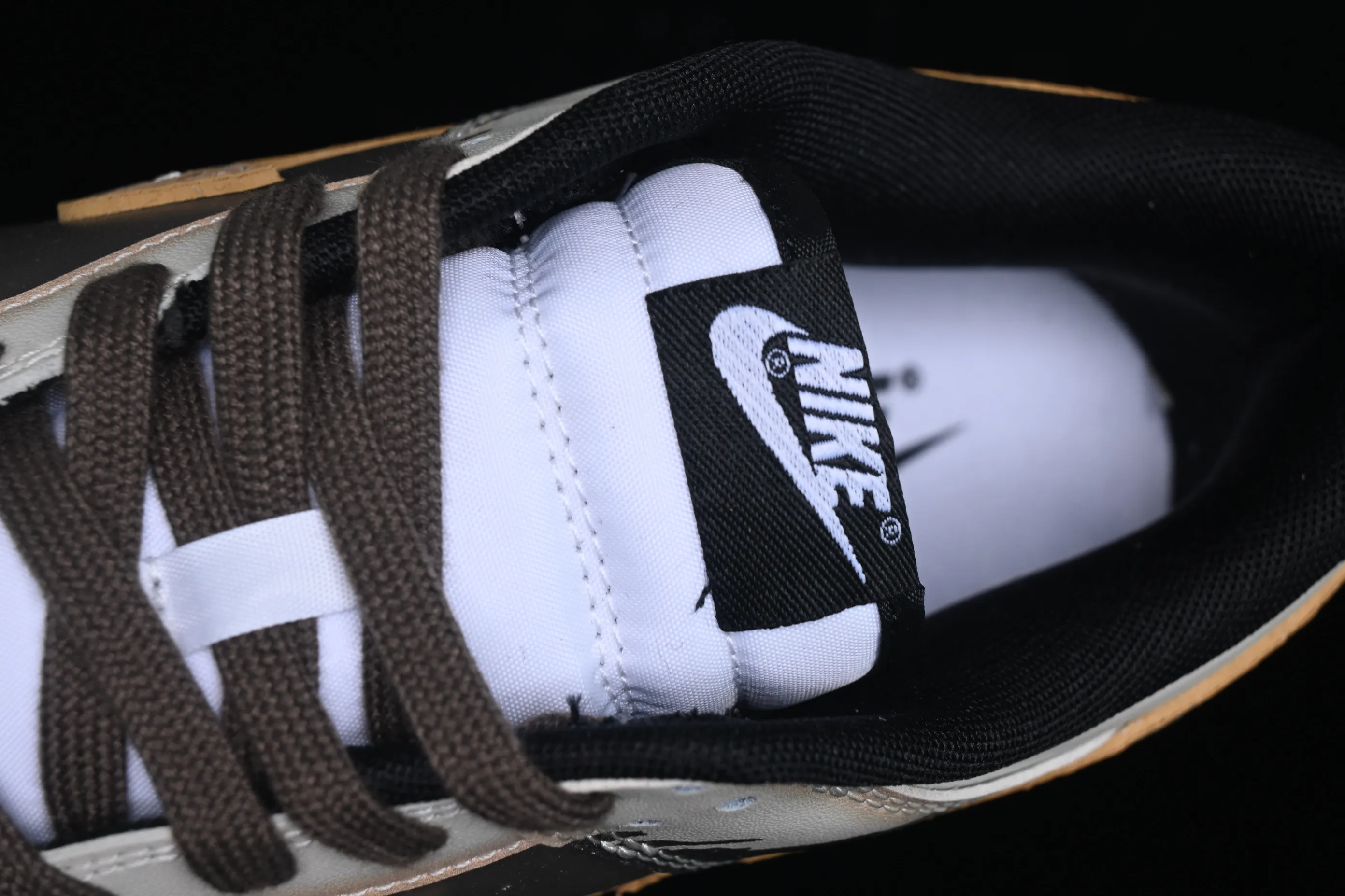 All Categories Nk SB Dunk Series Nk SB Dunk Low Low-top sneakers Nk Dunk Low Panda Prank Pioneer Knight Sandstorm Black Brown Low-top casual sneakers DD1391-100
